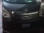 Toyota Noah 2011
