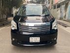 Toyota Noah 2011