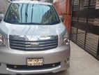 Toyota Noah 2011
