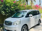 Toyota Noah 2012