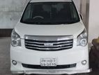 Toyota Noah 2012