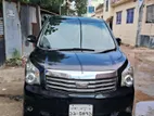 Toyota Noah 2012