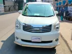 Toyota Noah 2012