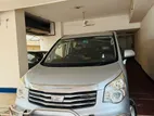 Toyota Noah 2012