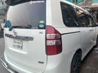 Toyota Noah 2013