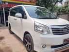 Toyota Noah 2013