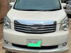 Toyota Noah 2013