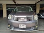 Toyota Noah 2013