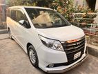 Toyota Noah . 2024