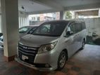 Toyota Noah 2014