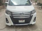 Toyota Noah 2014