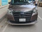 Toyota Noah 2014