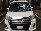 Toyota Noah . 2014