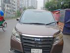 Toyota Noah 2014