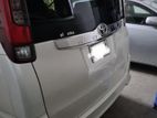 Toyota Noah . 2014