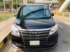 Toyota Noah 2014