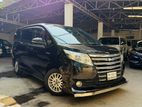Toyota Noah . 2014