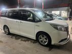 Toyota Noah 2015