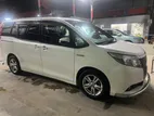 Toyota Noah 2015