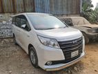 Toyota Noah 2016