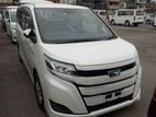 Toyota Noah . 2017