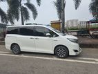 Toyota Noah . 2017