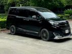 Toyota Noah . 2018