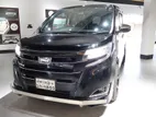 Toyota Noah . 2018