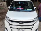 Toyota Noah . 2019