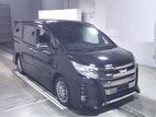 Toyota Noah . 2019