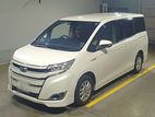 Toyota Noah . 2020