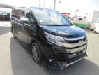 Toyota Noah . 2021