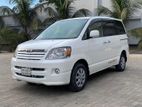 Toyota Noah 5 Door 2002