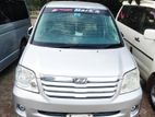 Toyota Noah . 2003