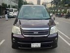 Toyota Noah Crop 2005