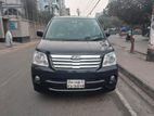 Toyota Noah DOOR PAWAR X SUNROOF 2003