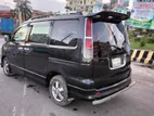 Toyota Noah . 2000