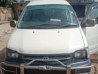 Toyota Noah . 2004