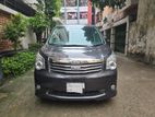 Toyota Noah EXCELLENT CONDITION 2012