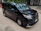 Toyota Noah first owner 2017