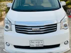 Toyota Noah fresh 2012