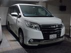 Toyota Noah fresh 2015