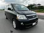 Toyota Noah G 2002