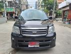 Toyota Noah G 2005