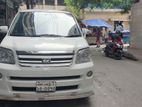 Toyota Noah G 2005