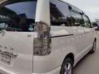 Toyota Noah G 2006