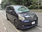 Toyota Noah G 2011