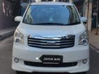 Toyota Noah G Edition 2011