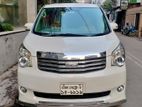 Toyota Noah G Edition.Octane use 2011