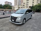 Toyota Noah G GRAED 2016